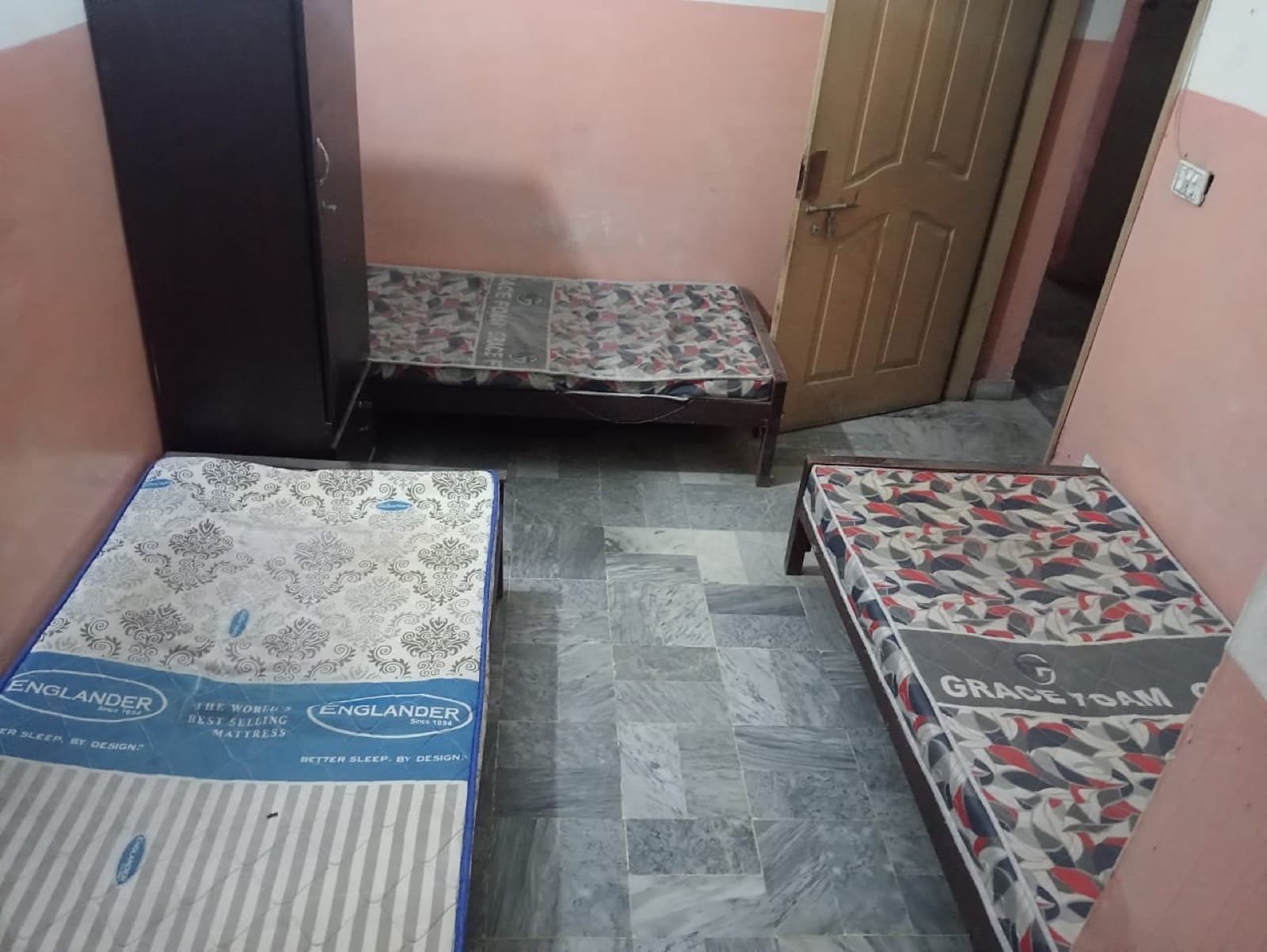 AlKhair Boys Hostel 7th Road Rawalpindi – furnished room
