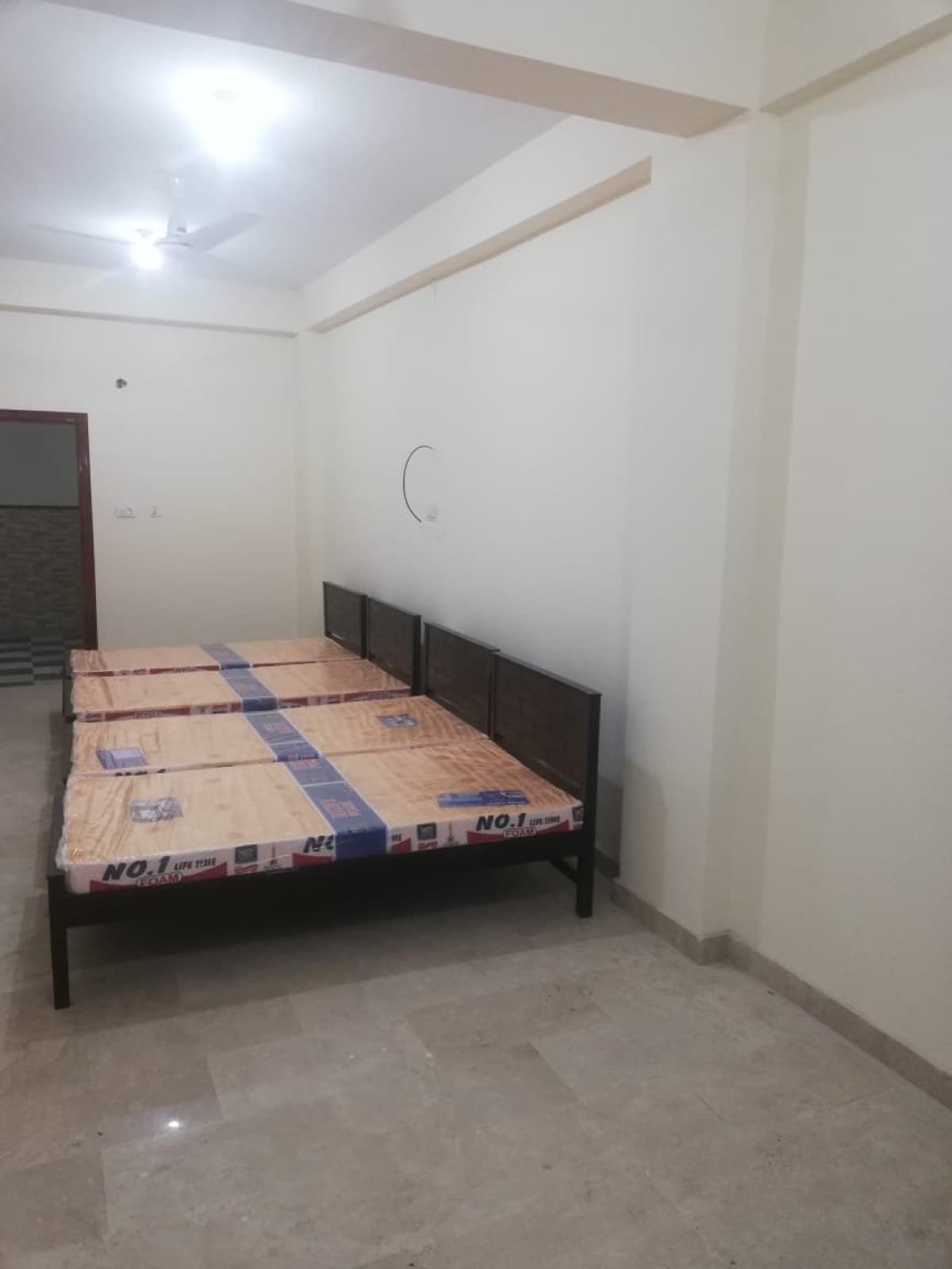 AlKhair Boys Hostel IJP Road Rawalpindi – room