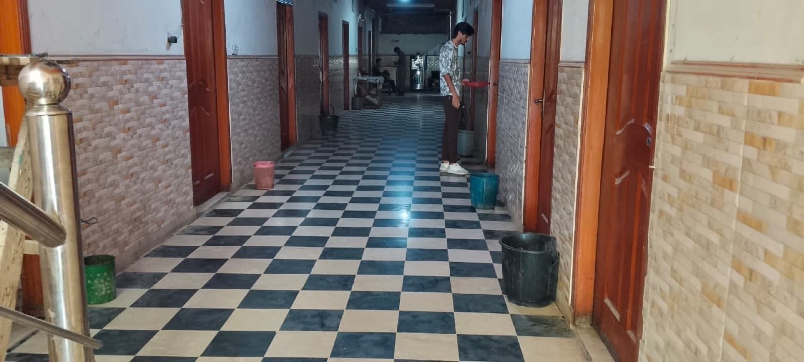 AlKhair Boys Hostel IJP Road Rawalpindi – rooms outside dustbins