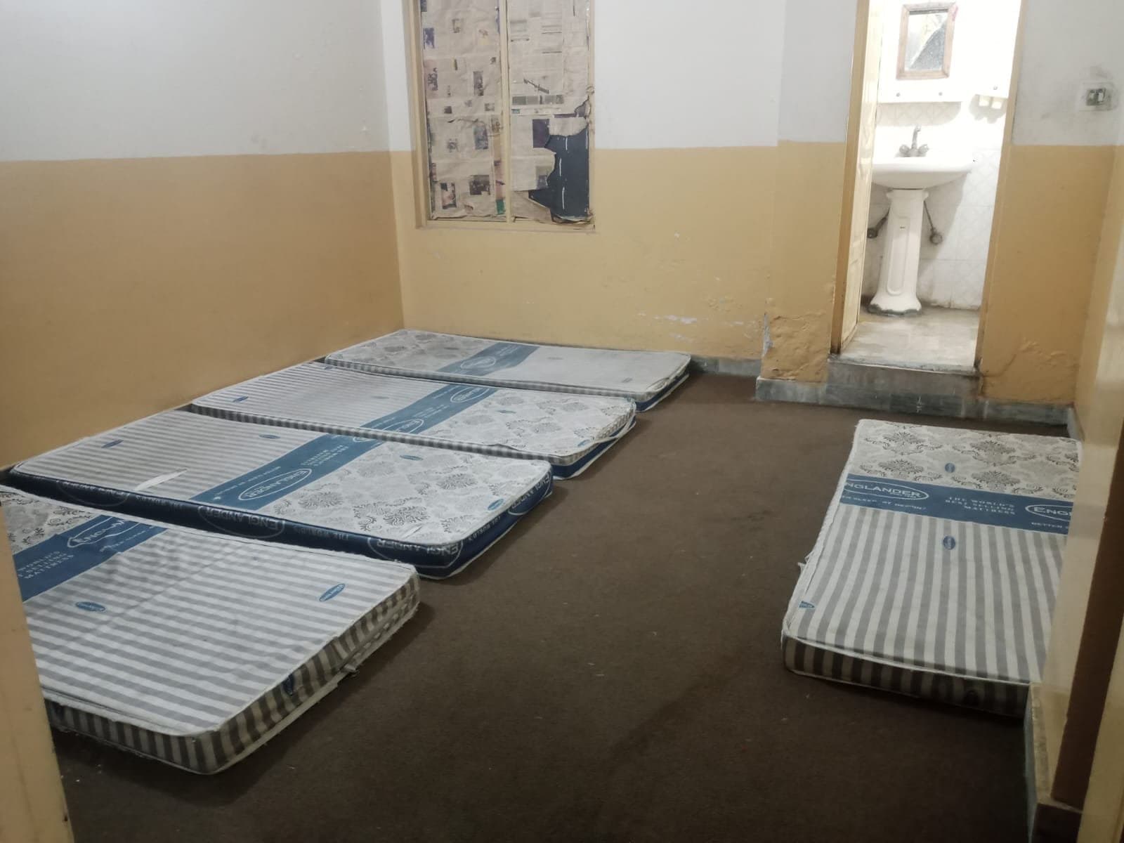 AlKhair Boys Hostel National Market Chandni Chowk Rawalpindi – room