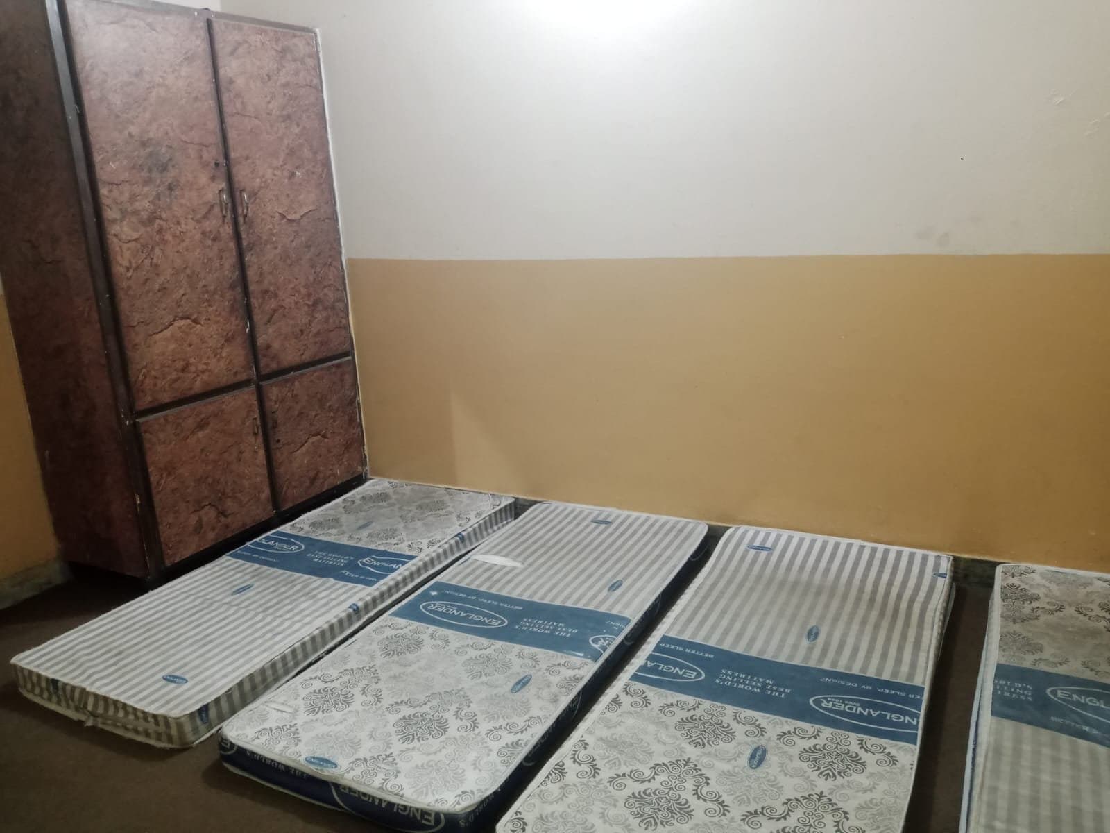 AlKhair Boys Hostel National Market Chandni Chowk Rawalpindi – room