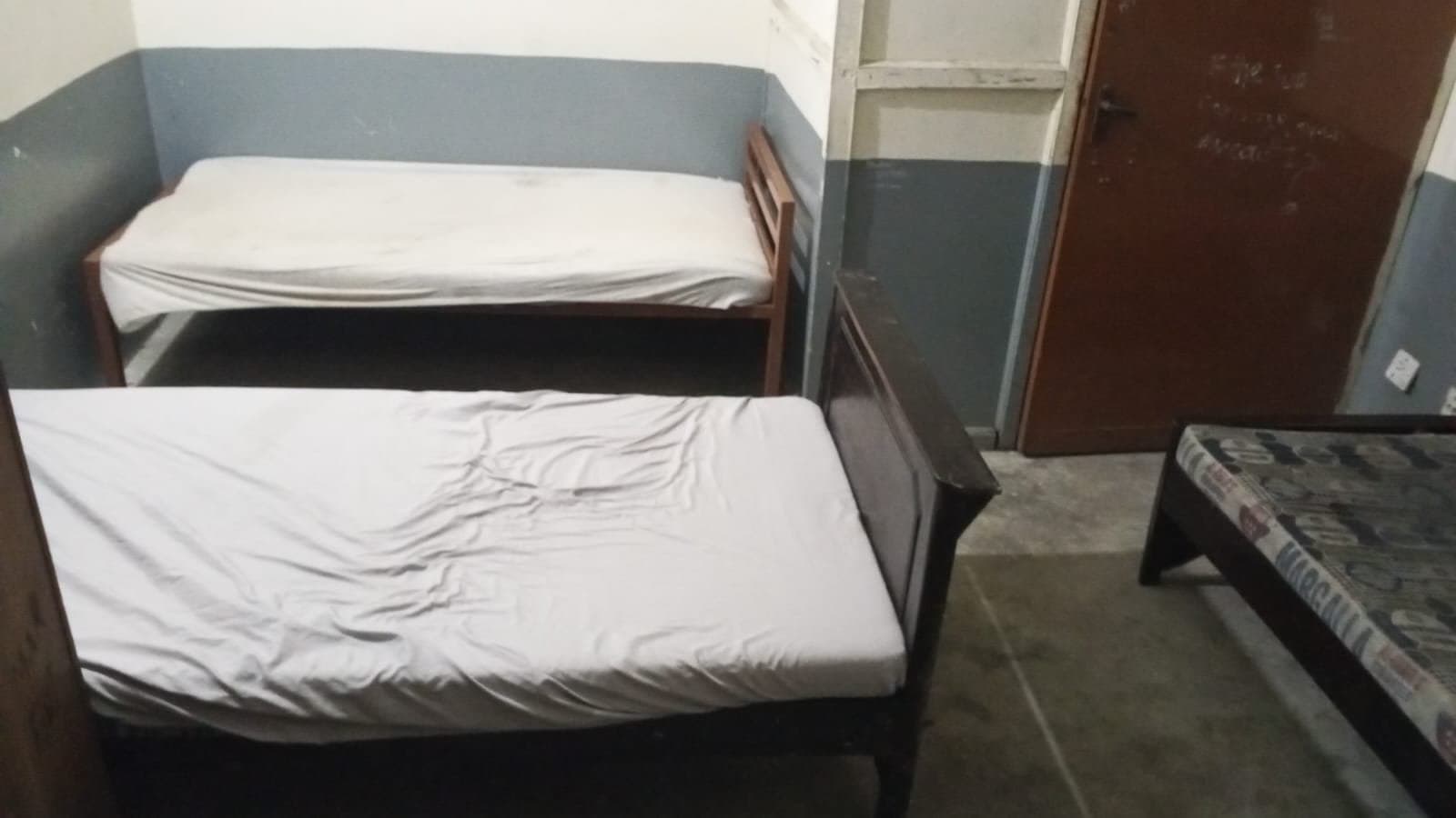 AlKhair Boys Hostel Stadium Road Rawalpindi – furnished room