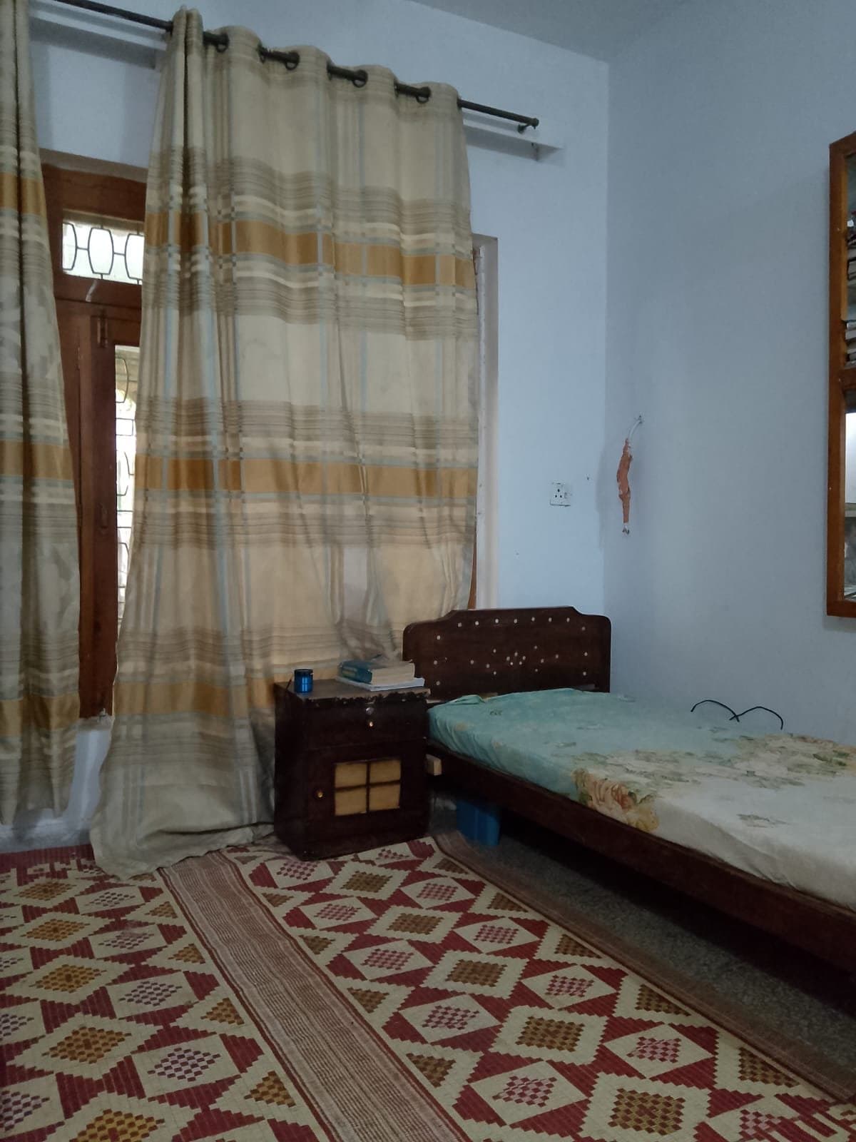 AlKhair Girls Hostel I-8/3 Islamabad – room